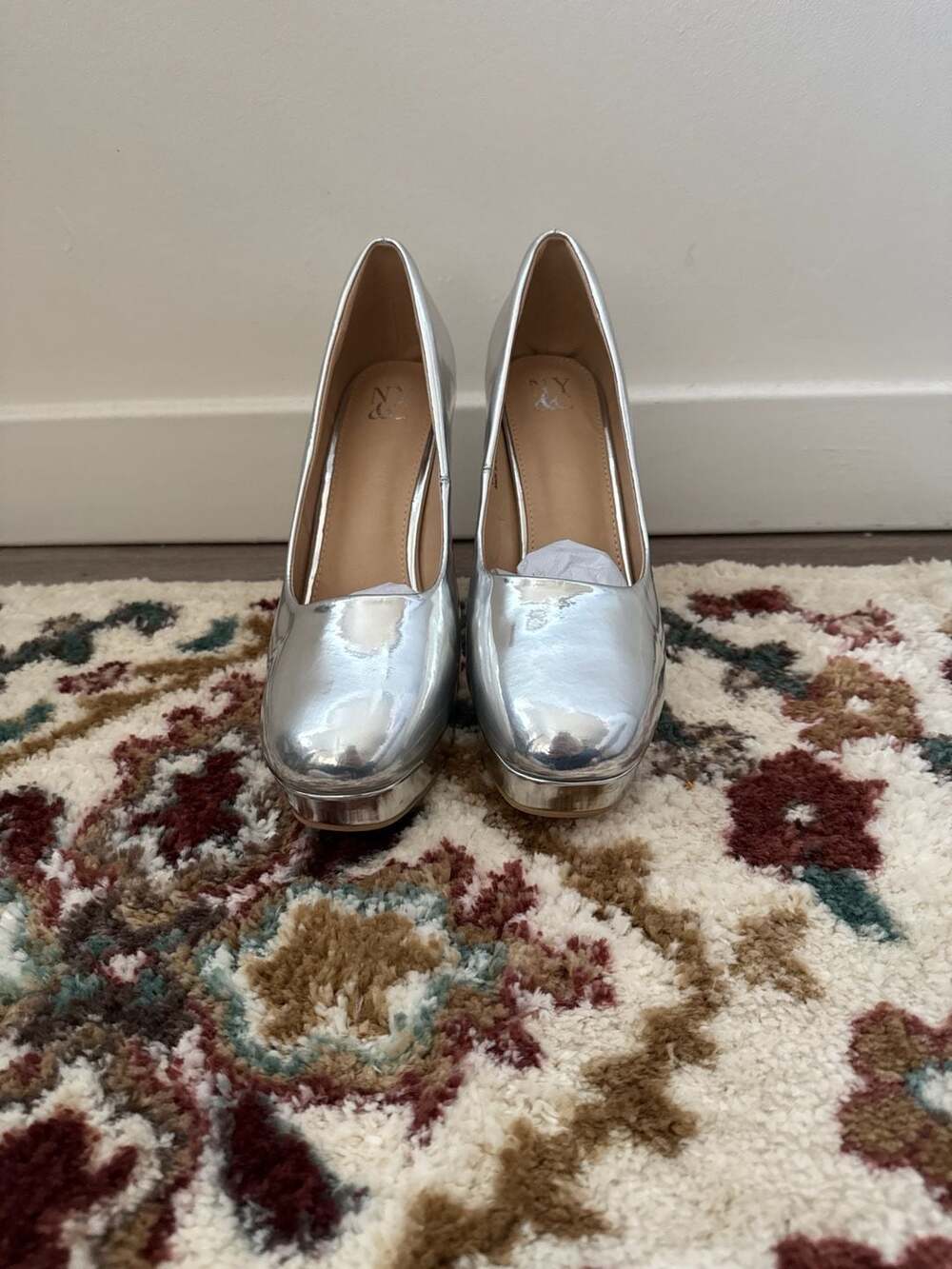 New York & Company Nancy Silver Metallic Platform Block Heel Pumps Size 8.5
